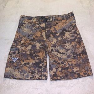 Men’s Columbia swim trunks